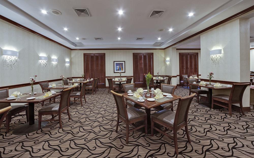 Doubletree By Hilton Boston Logan Airport Chelsea Hotel Buitenkant foto