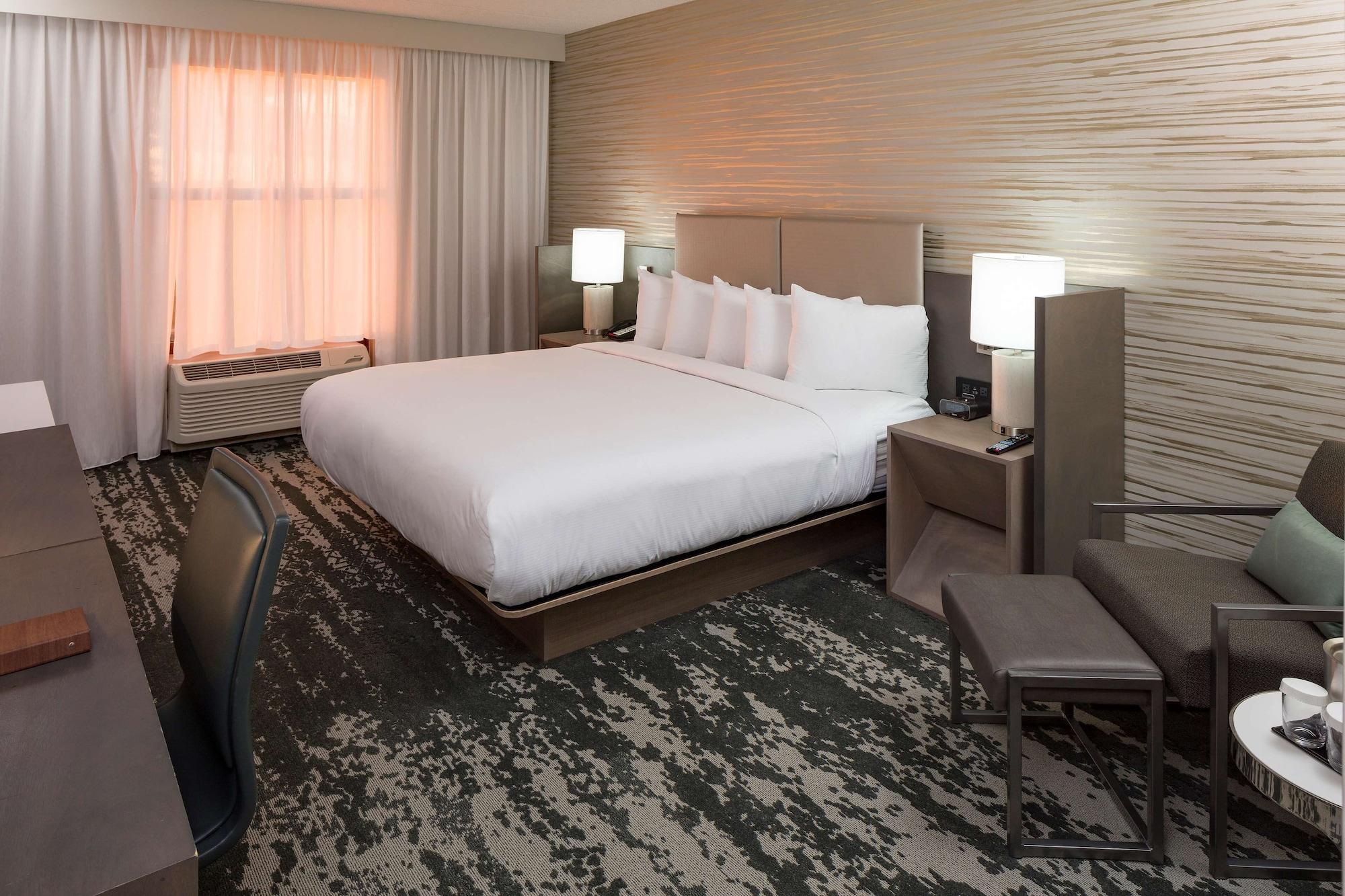 Doubletree By Hilton Boston Logan Airport Chelsea Hotel Buitenkant foto