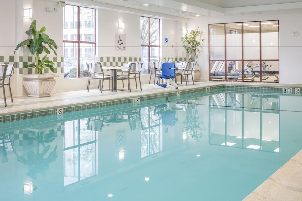Doubletree By Hilton Boston Logan Airport Chelsea Hotel Buitenkant foto