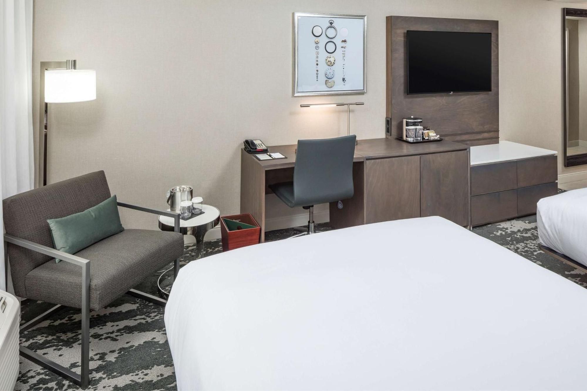Doubletree By Hilton Boston Logan Airport Chelsea Hotel Buitenkant foto