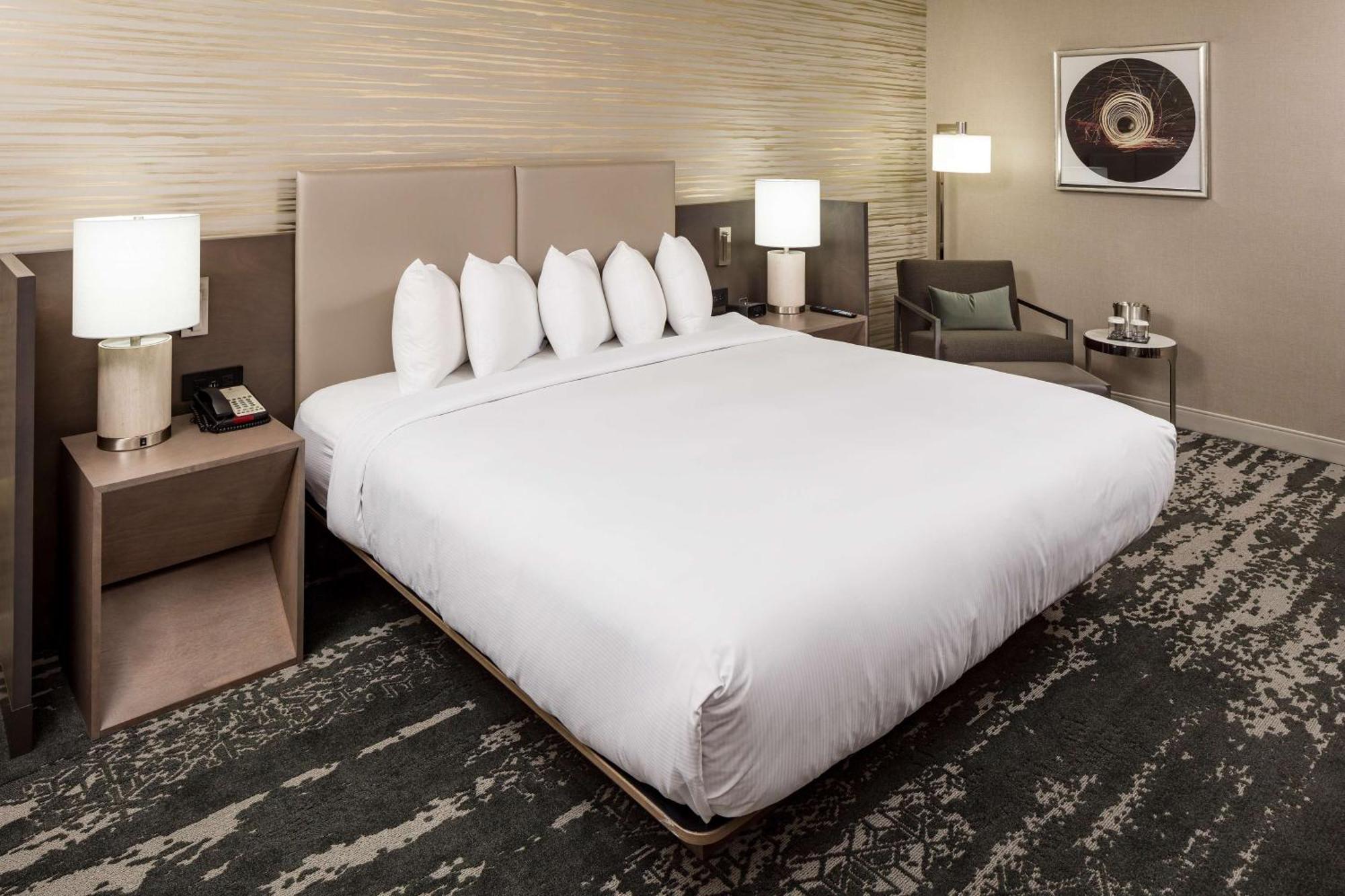 Doubletree By Hilton Boston Logan Airport Chelsea Hotel Buitenkant foto