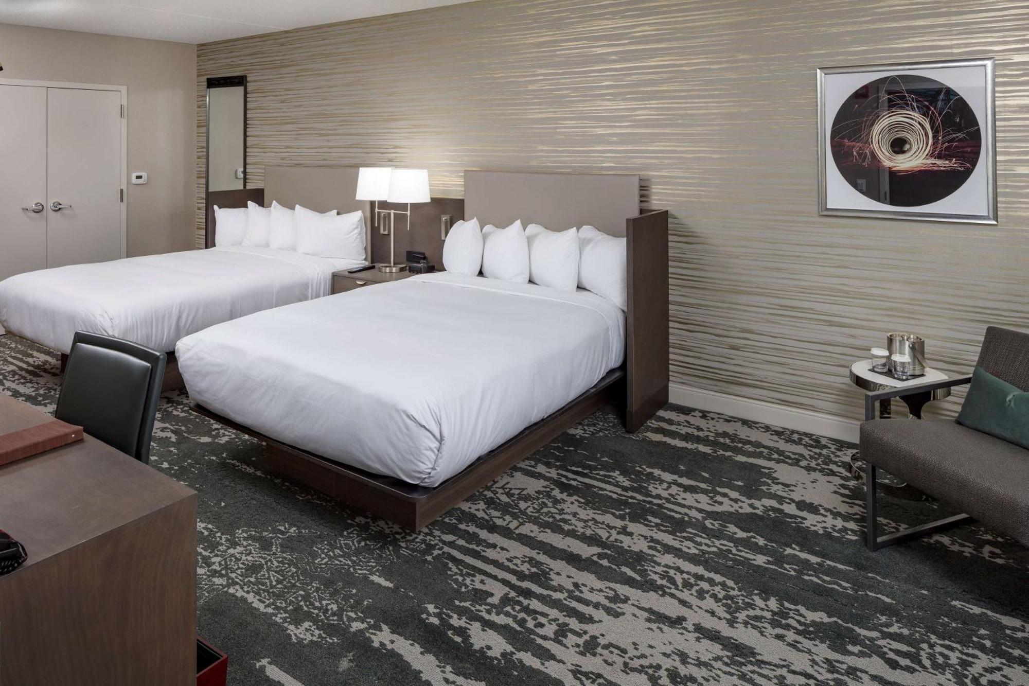Doubletree By Hilton Boston Logan Airport Chelsea Hotel Buitenkant foto